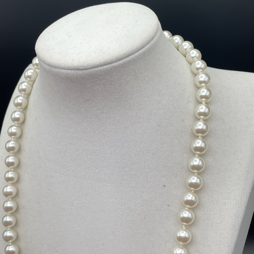 Vintage Cream Faux Pearl Necklace Gold Tone Filigree Fishhook Clasp - Picture 3 of 10